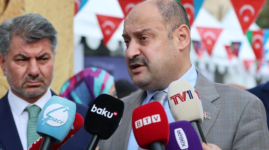 Şanlıurfa'nın k&uuml;lt&uuml;r&uuml; Bak&uuml;'de g&ouml;n&uuml;lleri buluşturdu