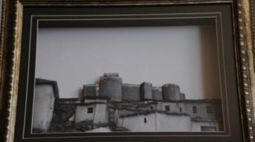 Resim sergisi a&ccedil;ılıyor