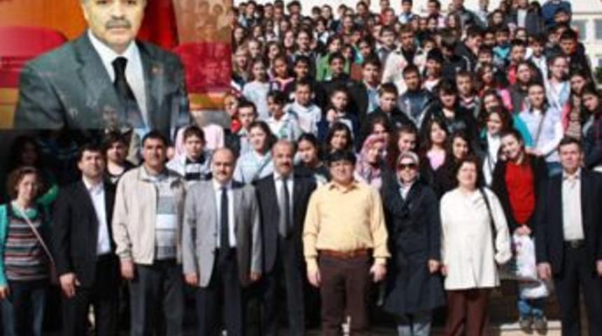 &Ouml;ğrencileri onuruna yemek