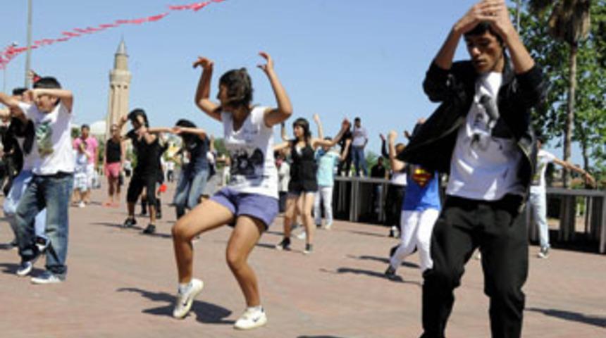 Micheal Jackson i&ccedil;in das ettiler