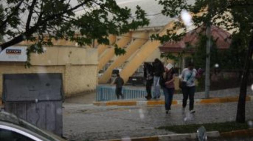 Uşak'ta "dolu" yağış