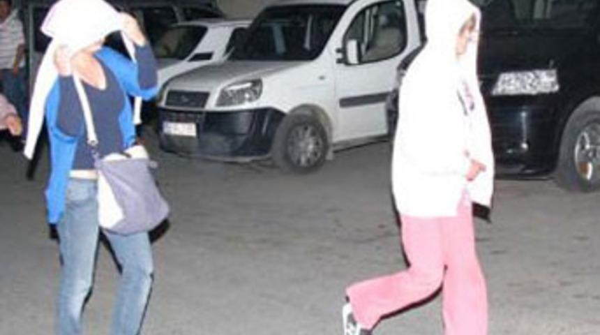 Zor durumdaki dul kadınların fuhuş &ccedil;ıkmazı!