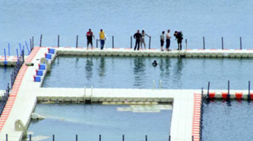 Y&uuml;zen havuz can aldı