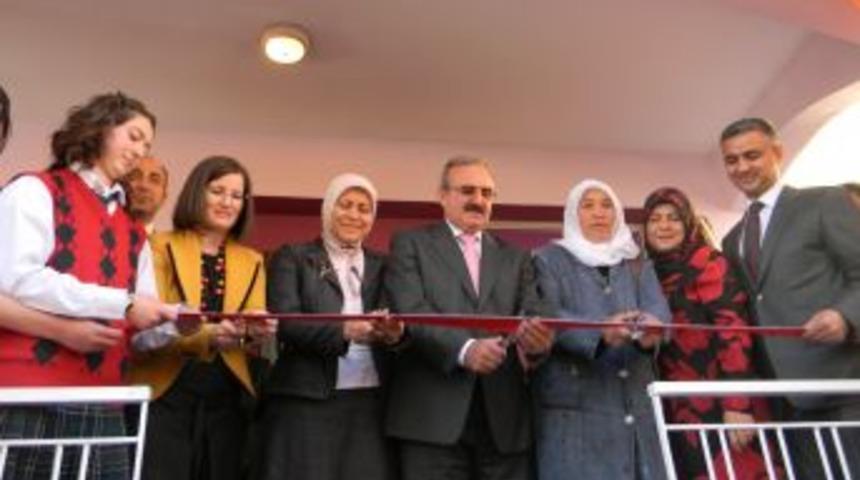 Erciş'te kadın ve &ccedil;ocuk misafirhanesi a&ccedil;ıldı