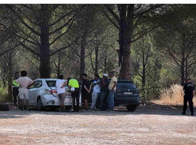 Muğla&rsquo;da zincirleme kaza sonrası karayolunda trafik tıkandı 4