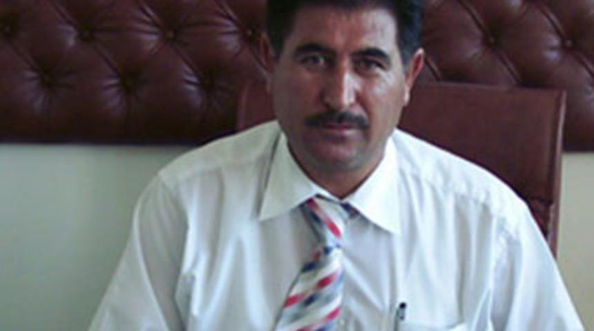 İşçilerden başkanın aracına haciz