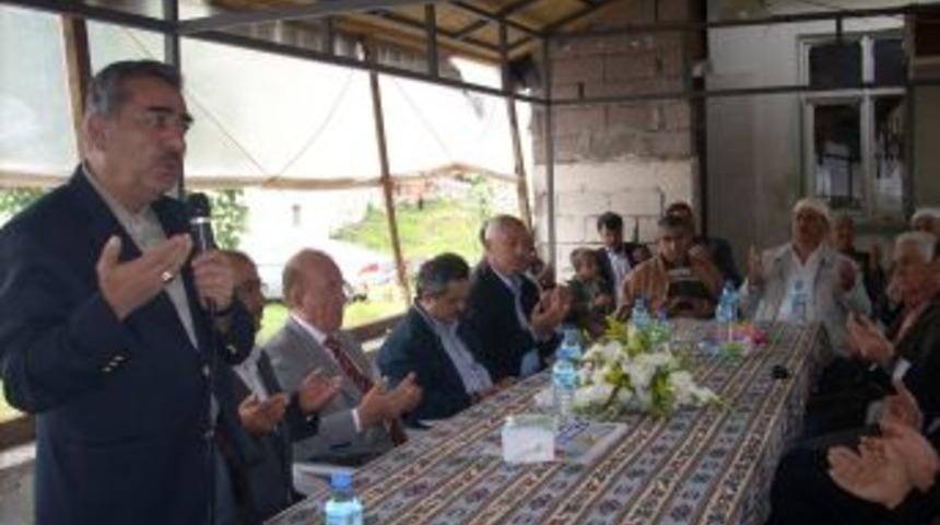 Tepeli k&ouml;yl&uuml;leri ş&uuml;k&uuml;r yemeği verdi