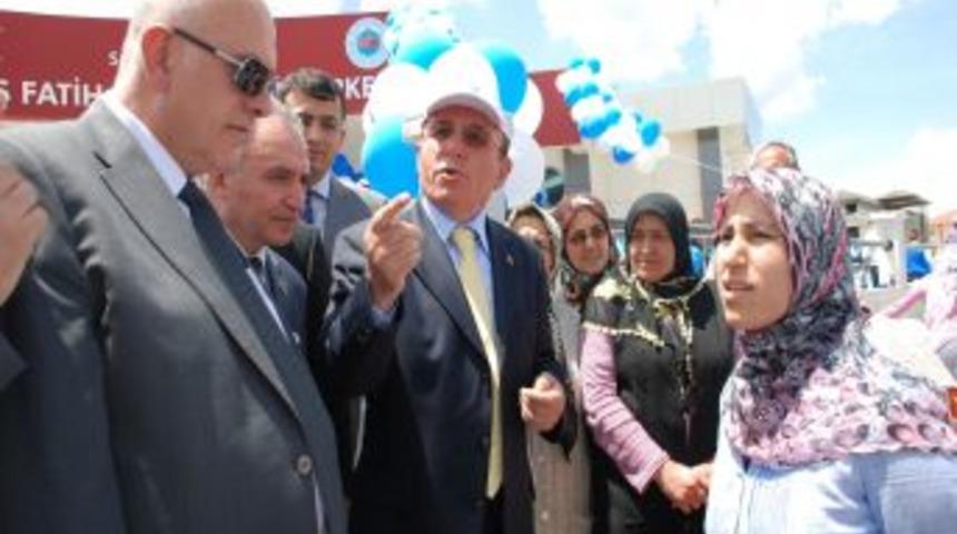 Vali Oğuz'dan işsiz bayanlar &ouml;neri: Proje getirin destek olayım