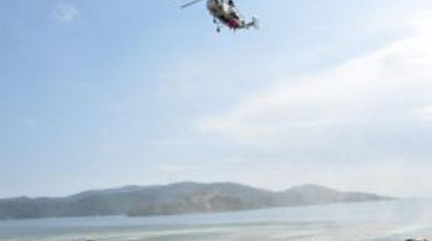 &Ccedil;alış Karnaval Y&uuml;r&uuml;y&uuml;ş&uuml; AKUT ekibinin helikopter g&ouml;sterisi ile başladı