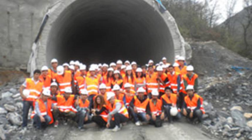 Hızlı tren şantiyesinde kaza