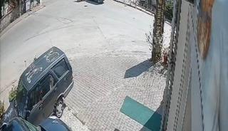 Hafif ticari ara&ccedil; ile motosiklet &ccedil;arpıştı