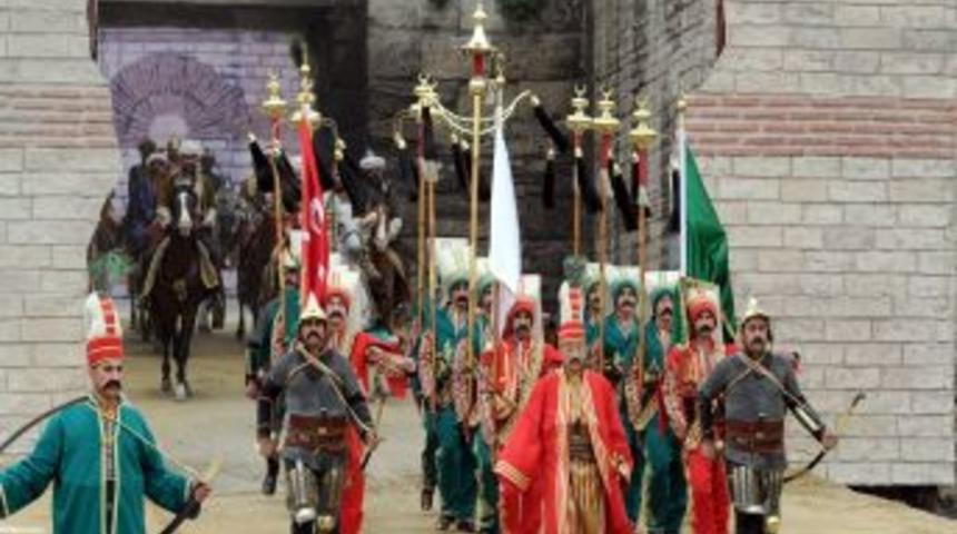 İstanbul'un fethine temsilli kutlama