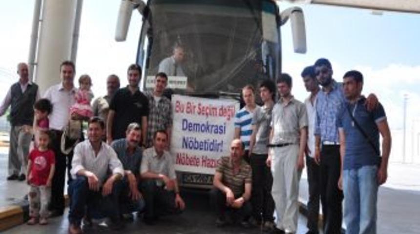 Gurbet&ccedil;iler kilometrelerce yol kat edip Kapıkule&rsquo;de oy kullandı