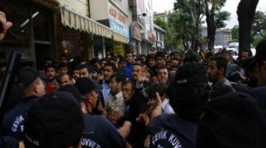 Konya'da d&uuml;zenlenen BDP mitingi sonrası olaylar &ccedil;ıktı