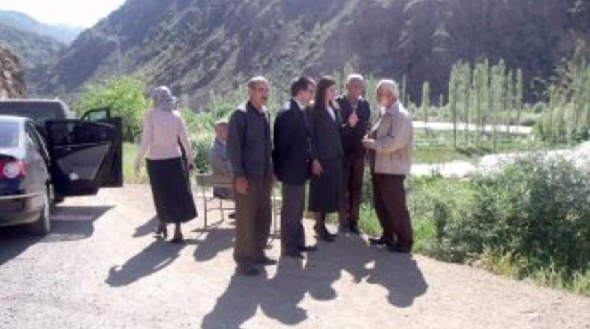 AK Parti Milletvekili &Ccedil;ığlık Olur esnafını ziyaret etti