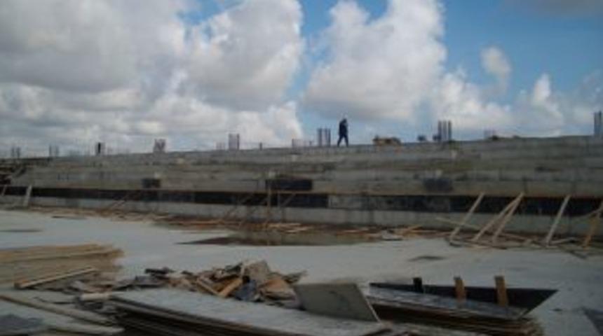 Manavgat Kapalı Spor Salonu inşaatı yıl sonunda tamamlanacak