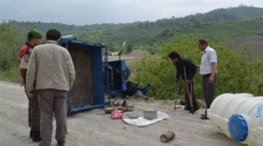 Tarım aracı devrildi: 1 &ouml;l&uuml;