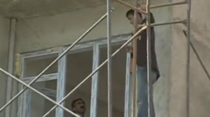 &Ouml;nce kurtardı, sonra d&ouml;vd&uuml;