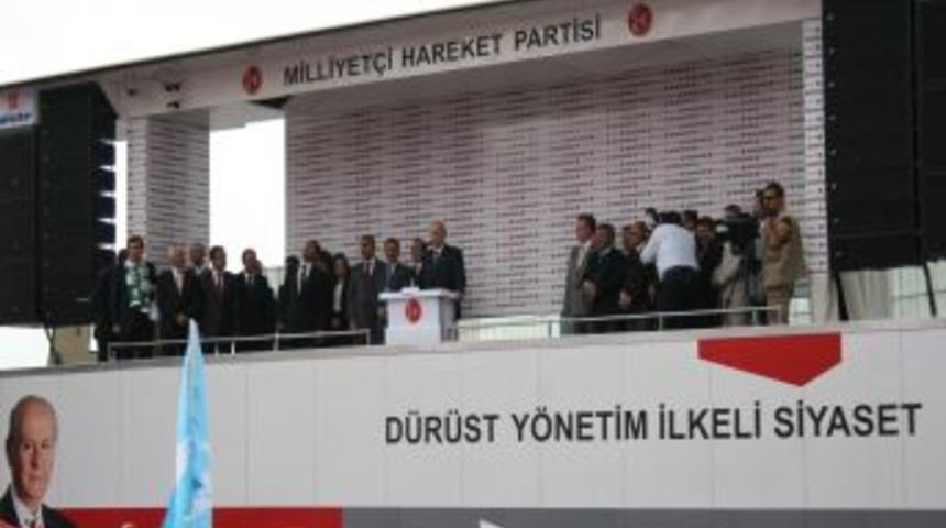 Bah&ccedil;eli: İktidarın yaptığı a&ccedil;ılışların aslı astarı yok