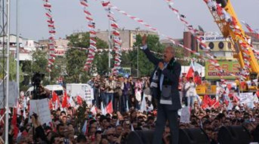 Kılı&ccedil;daroğlu'ndan Başbakan'a:Oğlun 21 g&uuml;n askerlik yaparken aklına gelmedi mi?