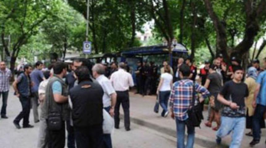 Kız &ouml;ğrencinin elindeki bomba patladı