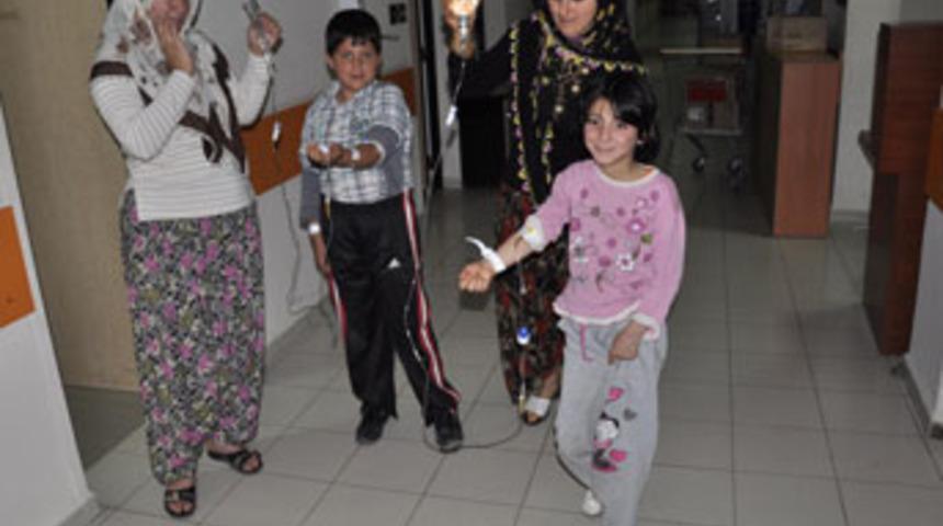 32 &ouml;ğrenci yemekten zehirlendi