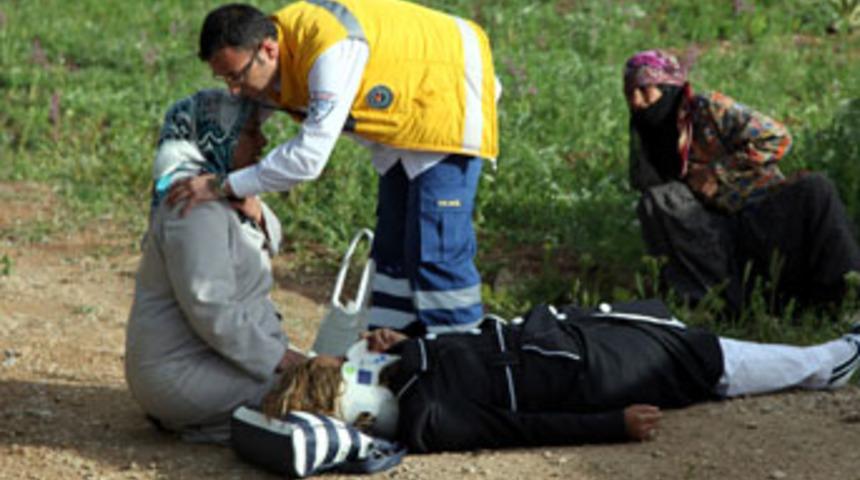 Elazığ'da minib&uuml;s devrildi