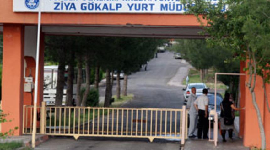 &Ouml;ğrenci yurduna ses bombası atıldı