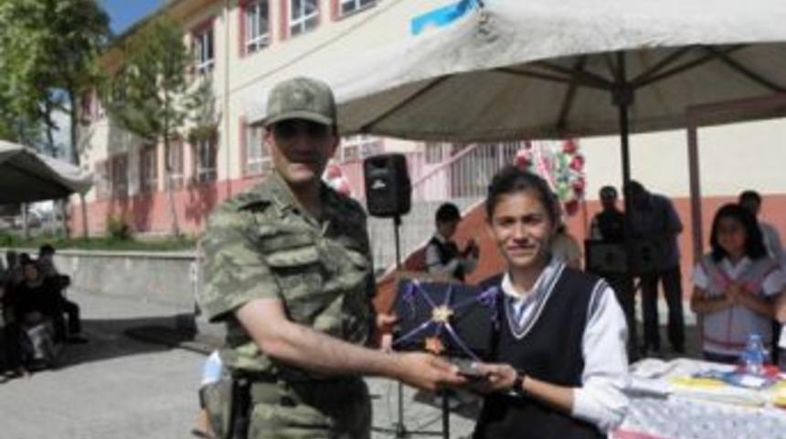 Zile'de kitap kurtları 300 bin sayfa kitap okudu