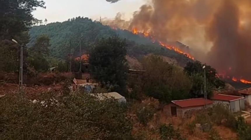 Antalya'da orman dışı alanda yangın &ccedil;ıktı