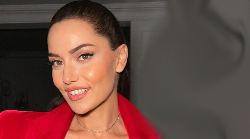 Fahriye Evcen'den iddialı paylaşım:  O detay dikkat &ccedil;ekti
