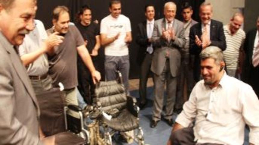 TESYEV&rsquo;den Mardinli engellilere tekerlikli sandalye