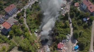 Yakılan lastikler çöpleri tutuşturdu, gökyüzünü duman kapladı