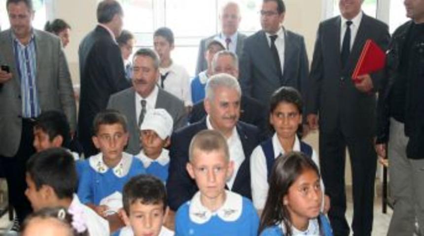 Eski Ulaştırma Bakanı Yıldırım, Polat Holding'in yaptırdığı meslek lisesini a&ccedil;tı