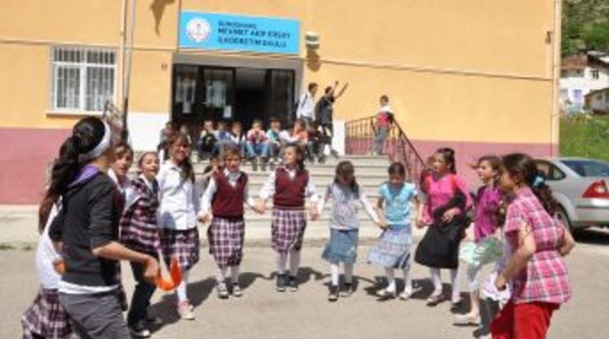 Minikler g&ouml;r&uuml;c&uuml;ye &ccedil;ıktılar