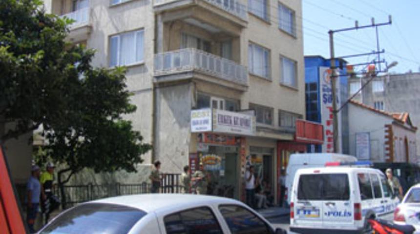 Asteğmen, 5'inci kattan atladı