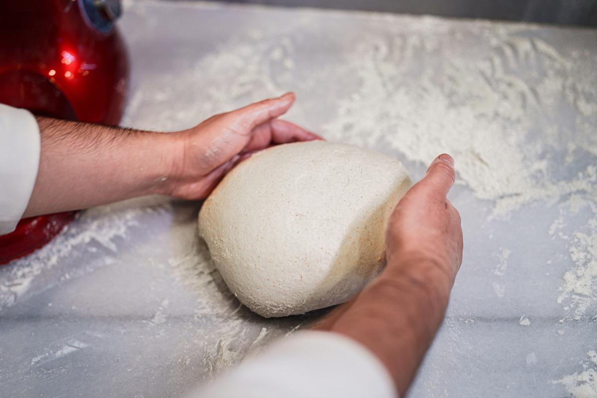 Zeytinli focaccia tarifi: İtalyanların meşhur ekmeğinin sırrı 2