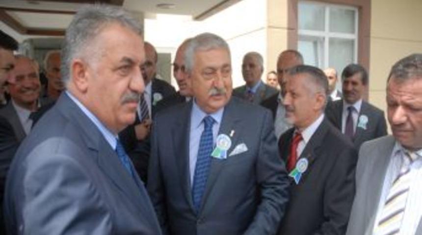 Bakan Yazıcı: Başbakan&rsquo;ın otob&uuml;s&uuml;ne taş atılabilir mi?