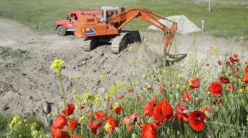 Beypazarı'nda TOKİ konutları i&ccedil;in ilk kazma vuruldu