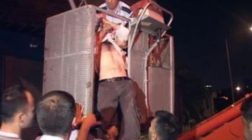 Nefes kesen polis-hırsız kovalamacası &ccedil;atıda sona erdi