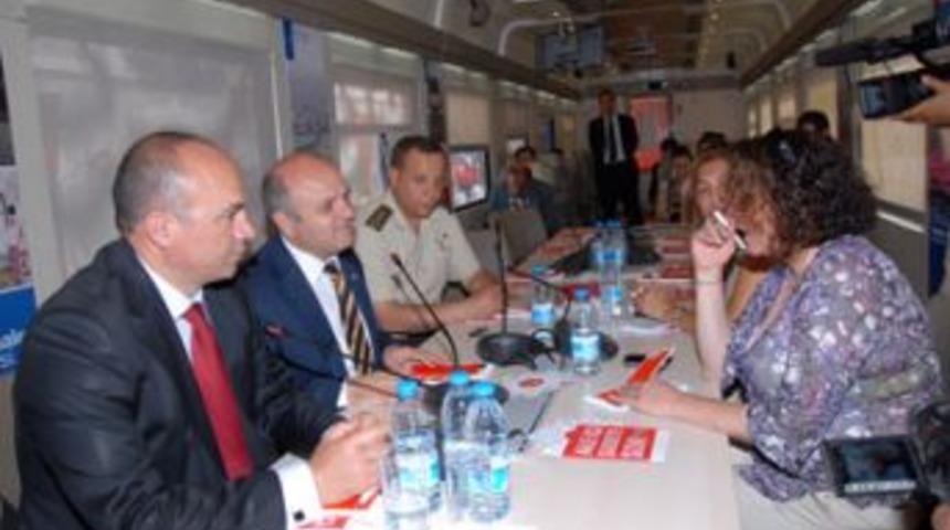 H&uuml;rriyet Treni Uşak'ta