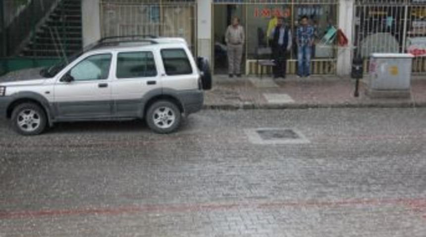 Nevşehir&rsquo;e fındık b&uuml;y&uuml;kl&uuml;ğ&uuml;nde dolu yağdı