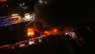 Eskişehir'de yapı malzemeleri firmasında &ccedil;ıkan yangın s&ouml;nd&uuml;r&uuml;ld&uuml;