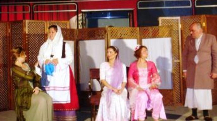 Bursa Şehir Tiyatrosu, 'Pinti Hamit' ile turneye &ccedil;ıkıyor