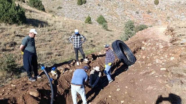 Bayburt’ta içme suyu sorununa köylülerden imece usulü çözüm