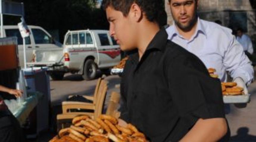 Manavgat'ta Regaib Kandili sevinci kandil simidi dağıtımıyla başladı