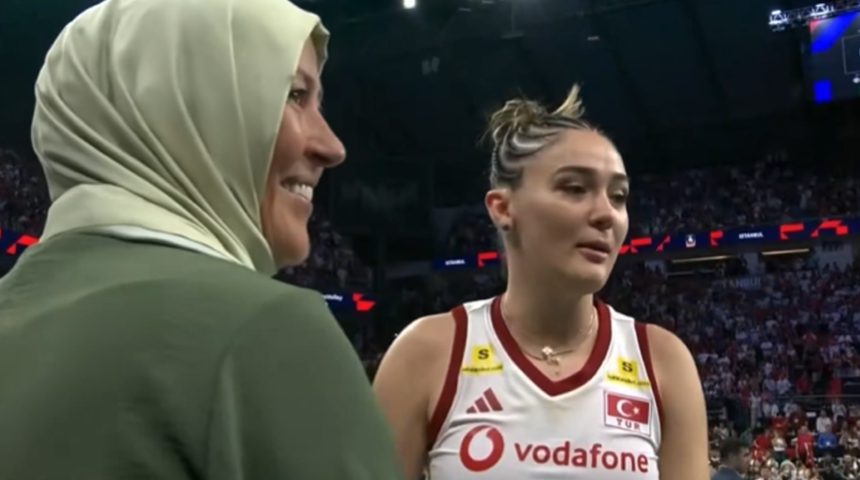 Zehra G&uuml;neş'in annesine yorum yağdı! "Ne b&uuml;y&uuml;k gurur"