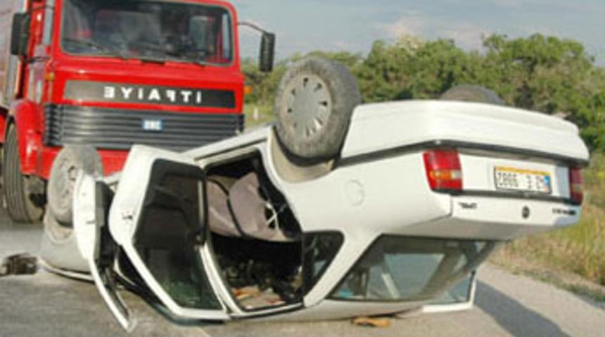 Konya'da ara&ccedil; devrildi: 1 &ouml;l&uuml;, 9 yaralı