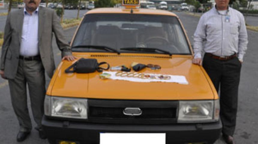 Taksicinin bu tutumu alkışa değer