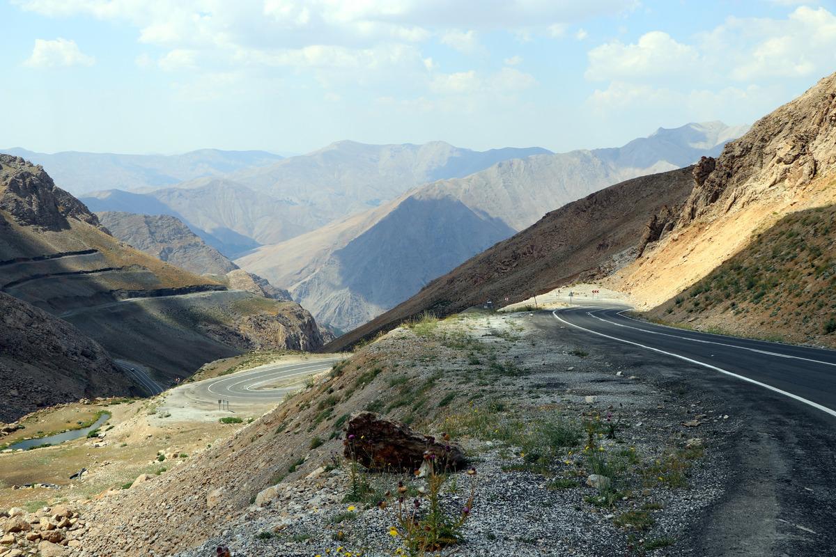 T&uuml;rkiye nin ulaşımı en zor il&ccedil;elerinden! 13 km lik t&uuml;nel geliyor 4